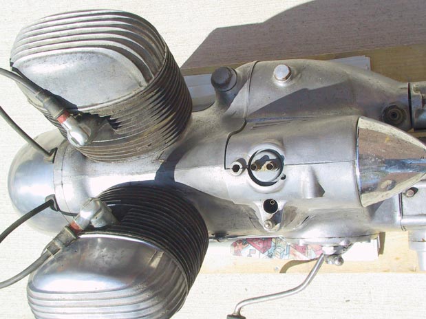 Victoria Bergmeister Motor top view: shows Fully-enclosed carburetor.